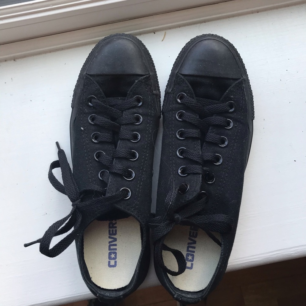 Black low-top Converse